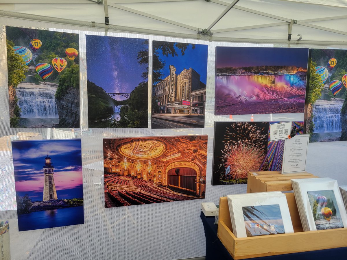 It's a beautiful day in Hamburg for the Chalkfest and ArtWalk. Here Saturday and Sunday from 10am-5pm.
I'm in the parking lot on Buffalo Street, just north of the circle.
Hope you can stop by.