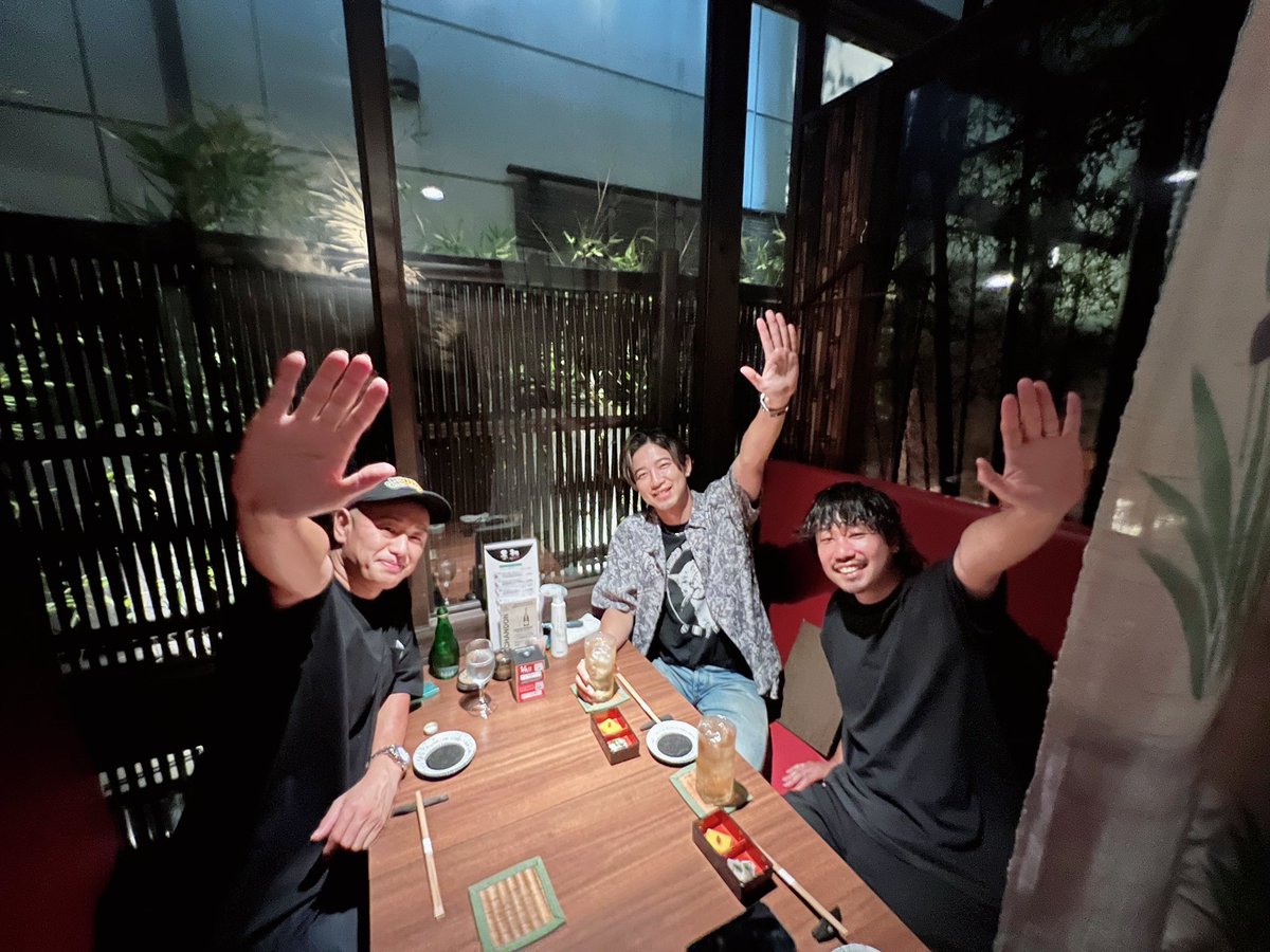 biyo_nobu's tweet image. K-two饗場さんとSHEA坂狩さんと会食。
坂狩さんご馳走様でした。
同年代のメンバーで熱く盛り上がりました！
楽しかった！最高！
#カミカリスマ一つ星
#カミカリスマ二つ星
#Ktwo
#SHEA
