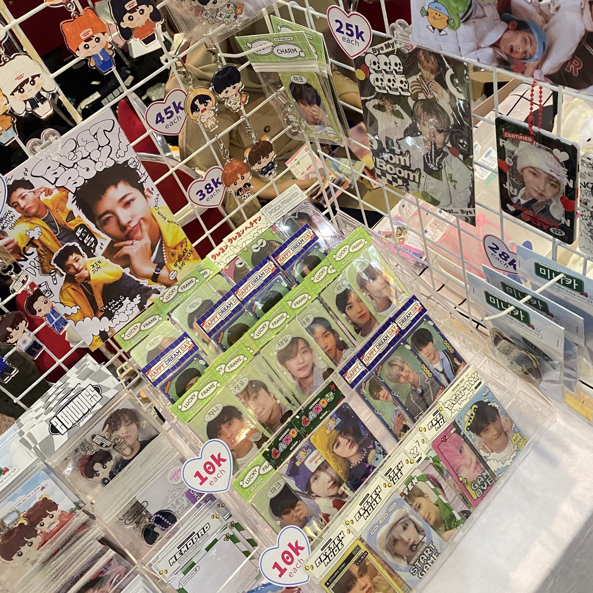 regaldocx's tweet image. p-land day 1 끝🌷

thank youuuu buat yang udah mampir atau jajan di booth regal yaa! we'll be there for day 2 too, yang besok ke pland jangan lupa mampir, see youuuu💗

#PLANDVol2 #PLANDVol2_Fanshop