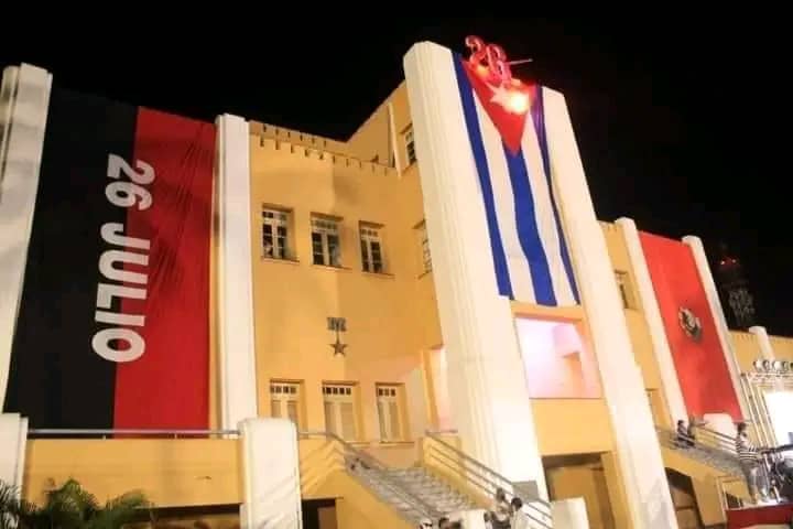 Santiago, rebelde ayer, heroica siempre es la sede del acto nacional por el aniversario del asalto al Cuartel Moncada y al Cuartel Carlos M. de Céspedes. #TiendasCaribe, #26deVictorias