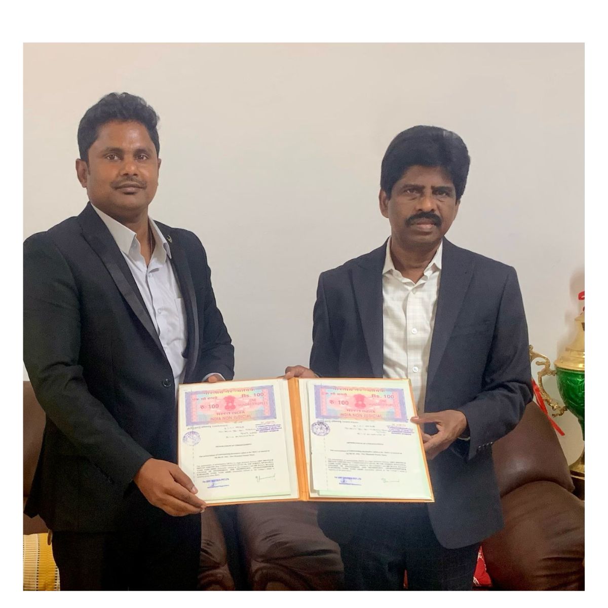 GritCareer's tweet photo. Exciting News 💫

Pleased to share that @GritCareer  &amp; Sri Raaja Raajan College Of Engineering And Technology - [SRRCET], Karaikudi have signed this Memorandum of Understanding (MOU) to help students from Tier-3 cities to excel in their technology endeavours.

@KartiPC @mkstalin https://t.co/Z2fB6QFlbP
