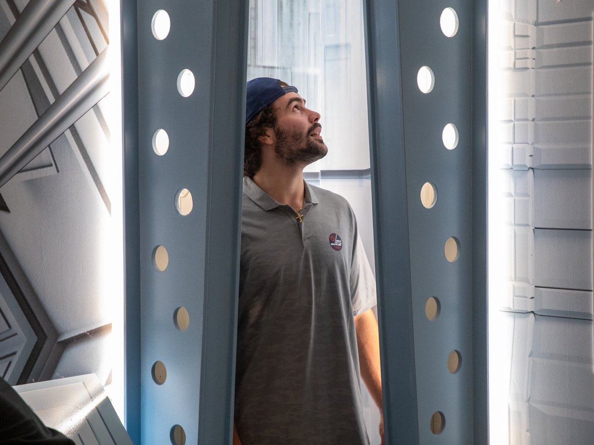 NHLJets's tweet photo. The rollercoaster of emotions while trying to solve an escape room 🤣 https://t.co/FXZ9NYg0Eb
