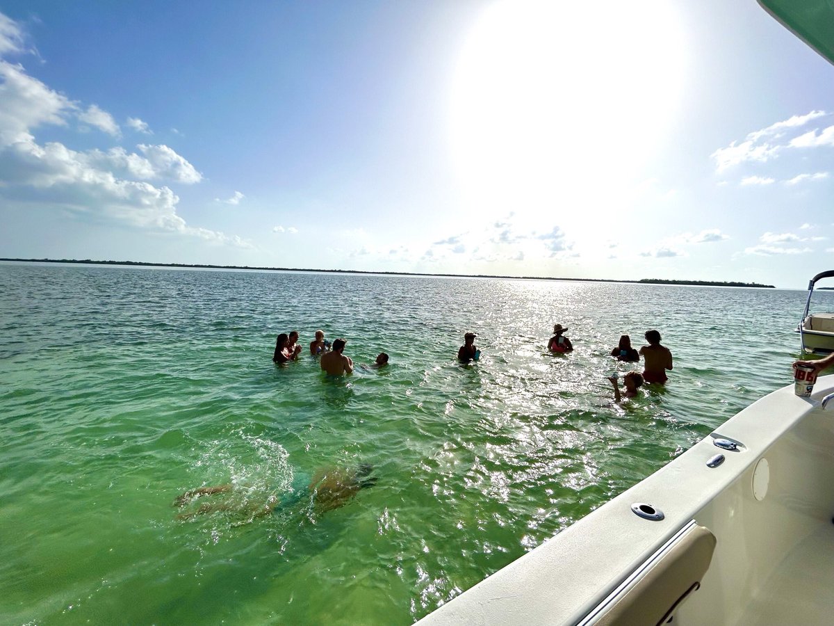 kashort5's tweet image. Yesterday was pretty perfect, but today our oldest sons arrive. 🙌❤️🥳🌊👙☀️🐟🤿🐚🦞🎣 #HappyMamas #KeysLife #Sandbars #Sunshine