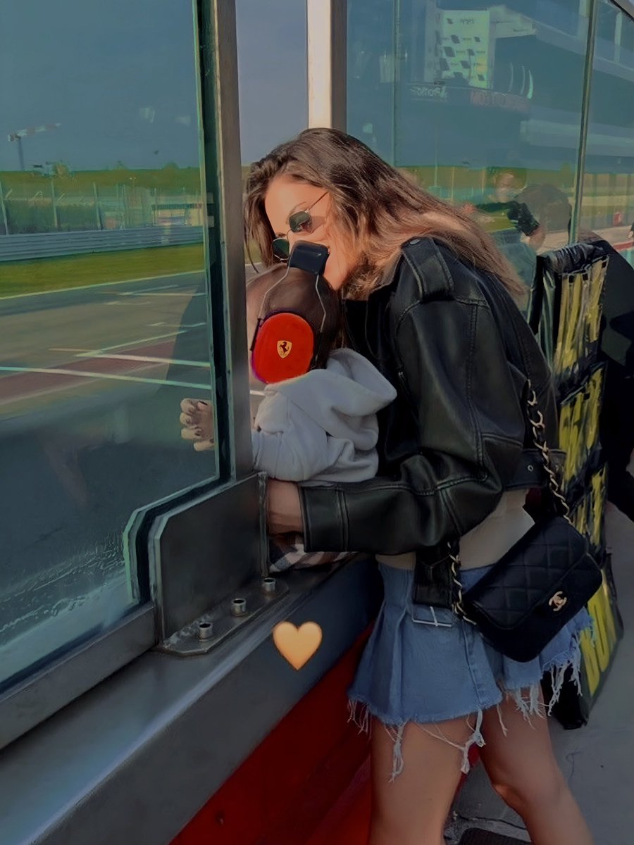 ⠀

                       🇬🇧 with ladies Vasquez

⠀