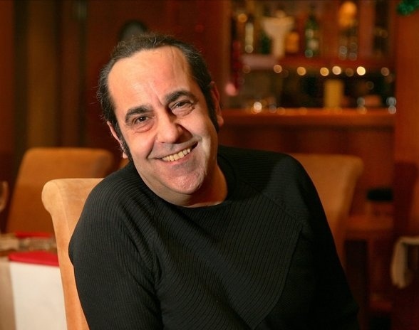 Malesef çok değerli bir sanatçımızı kaybettik.Mekanın cennet olsun büyük usta...#ÖzkanUgur