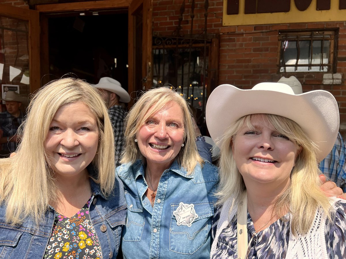 Maryann Chichak tweet media