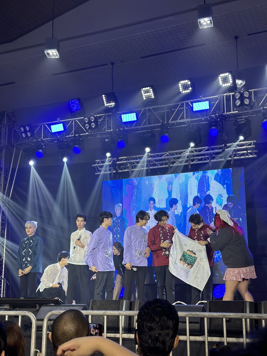 AsianAvenueThai's tweet photo. The cast of Hit Bite Love Series wearing our traditional filipino barong tagalog.

Presented by: @wishusluckent  

#LACON2023 #HitBiteLoveinMNL2023 #LaConFanConvention2023
 #Tae #Vic #Jurkung #Newyear #Alan #Bigboss #Goove https://t.co/0fur74mi5M