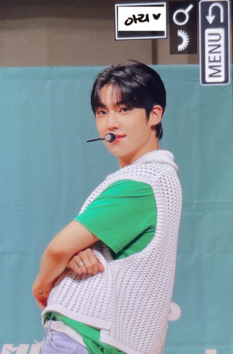 아리✨ tweet media
