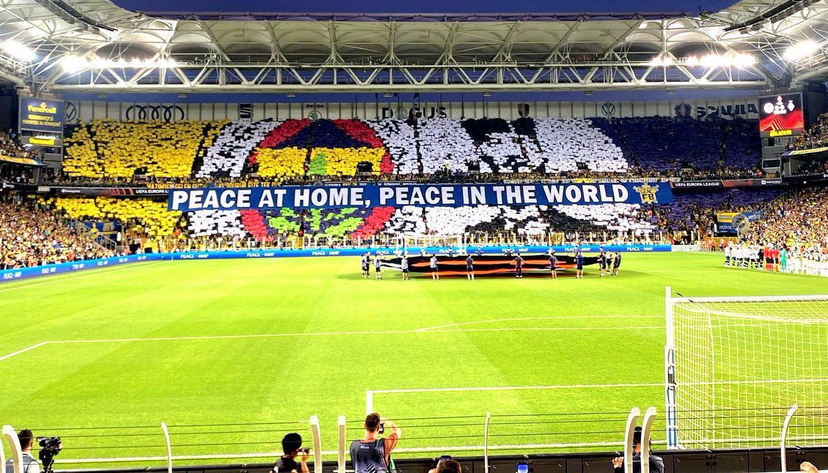 Kendi tribünlerinde Türk Bayrağı yakılırken sesi çıkmayan Dinamo Kiev kulübünün bugün yaptığı açıklamanın hiçbir şekilde hükmü yoktur.

Fenerbahçemizin kamp yaptığı ve katılacağı turnuva hakkında hiçbir kulüp veya gücün yorum hakkı olmadığı gibi, ŞEREFTEN YOKSUN Dinamo Kiev