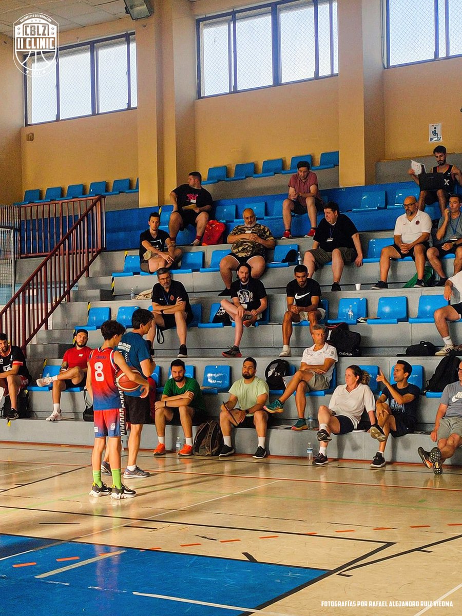 CamiloCatedra's tweet photo. 🏀✨ El pasado fin de semana se llevó a cabo el 2º Clinic del @CB_LaZubia, donde nuestra cátedra tuvo el honor de colaborar en la organización. Fue un evento increíble, con grandísimas personas y muchas lecciones por aprender. https://t.co/ntCdR1YAer