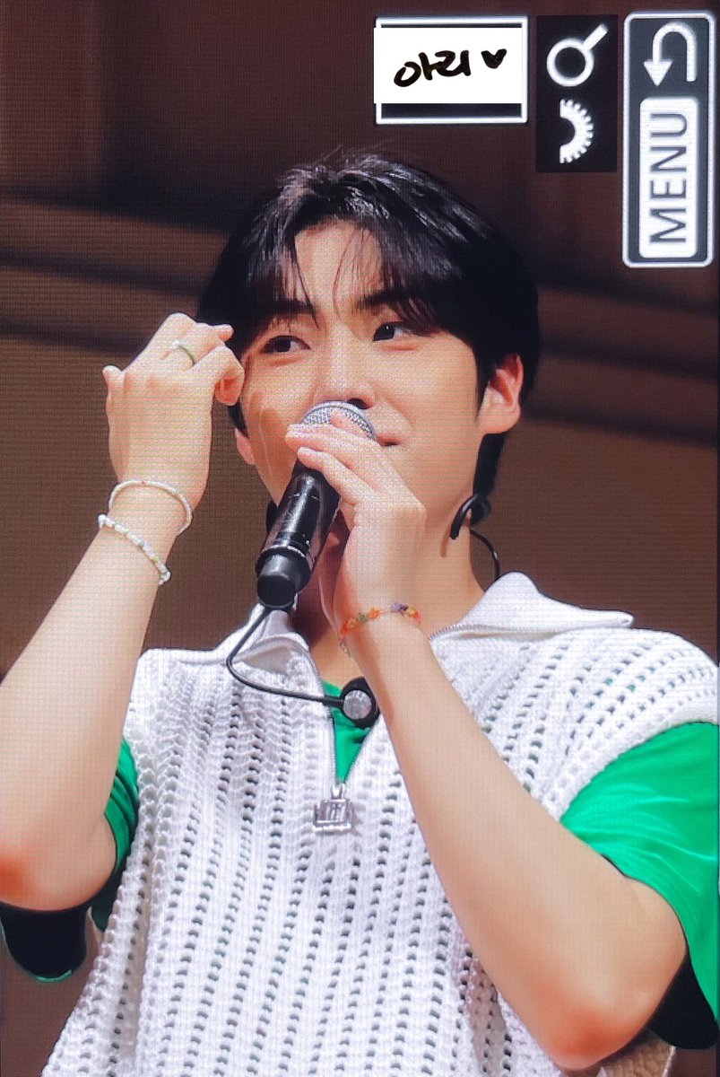 아리✨ tweet media