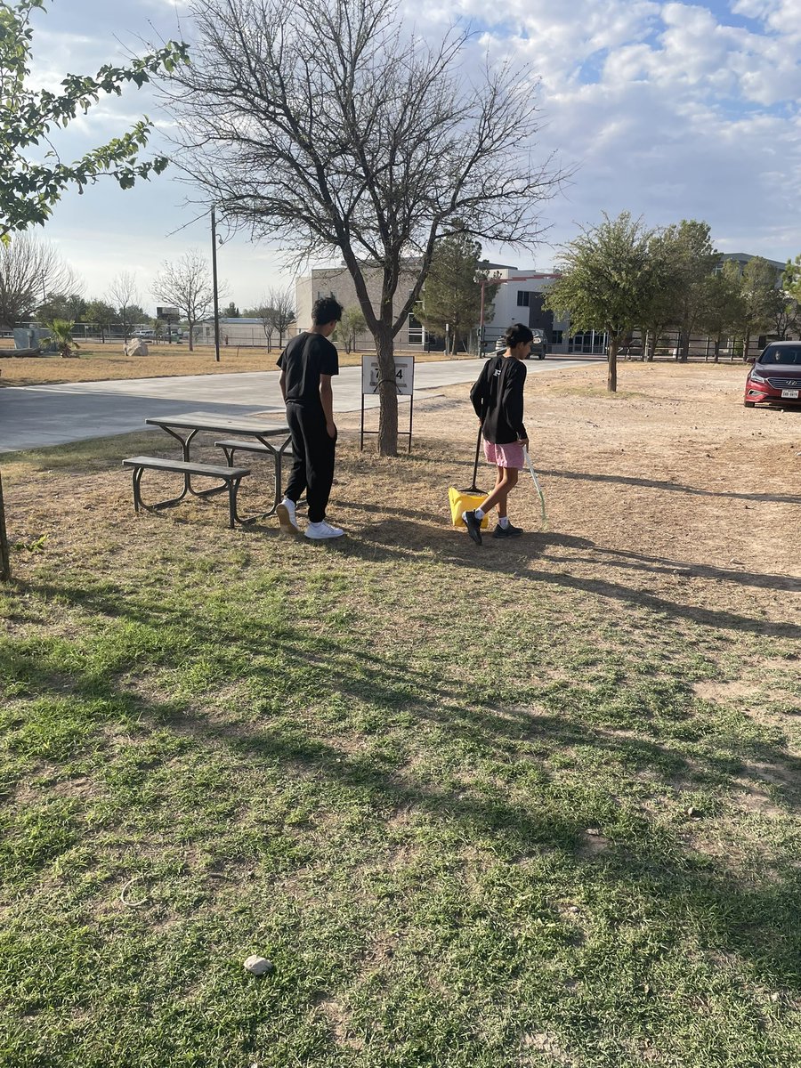 coach_torres2's tweet photo. Permian boys and girls Cross Country started their community service hours at the Odessa Humane Society. 
Thank you for letting us help out, we enjoyed our time! 
#CommunityOpportunity 
@HumaneOdessa @PermianSports @ECISDAthletics https://t.co/xxno0gKfbF