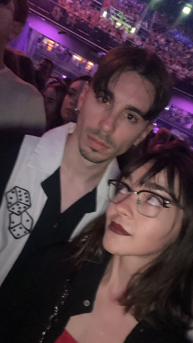 admin reveal en el concierto de Lana en Dublin