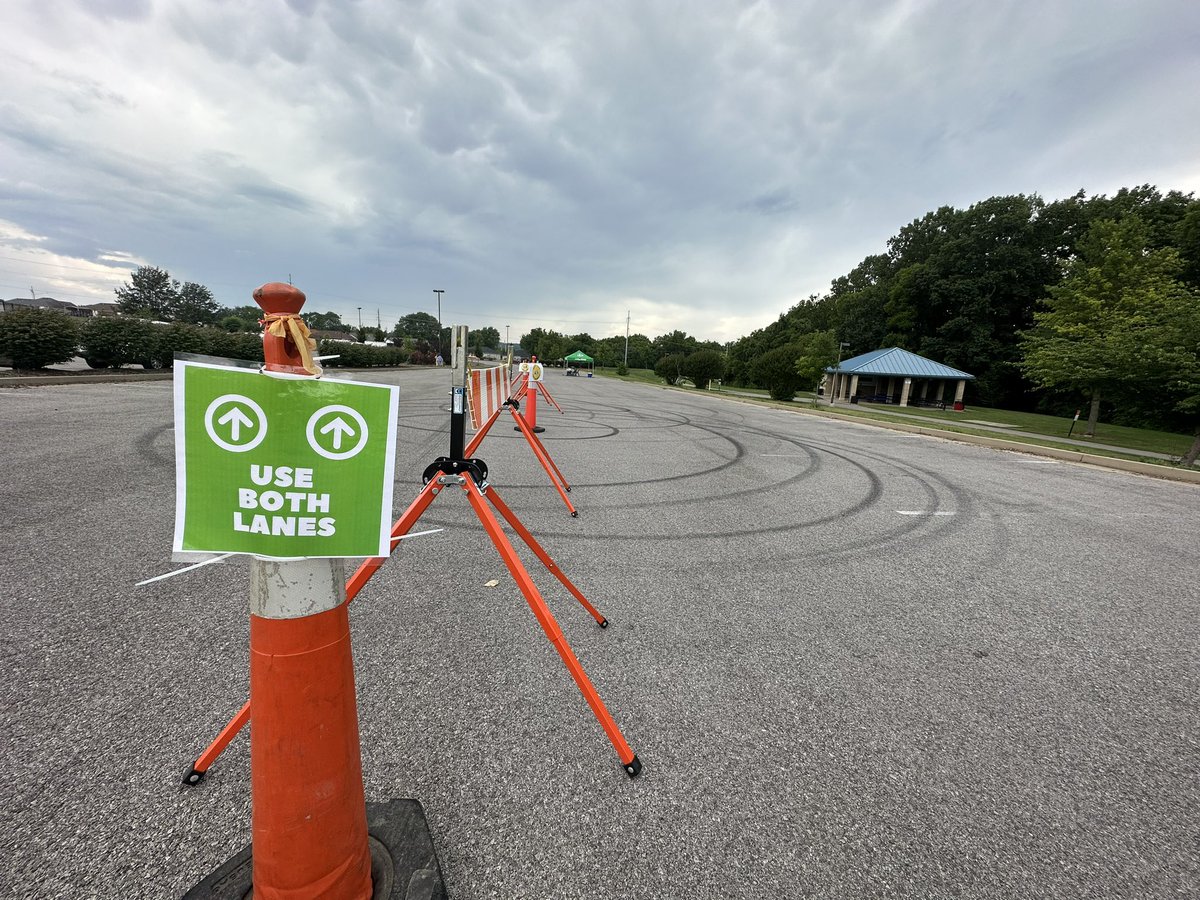 CityofBGKY's tweet photo. Rain or shine! Free rabies clinic is today 11am-1pm at Preston Miller park! Open to all BG/WC residents - cats must be in carriers and dogs must be leashed. You’ll stay in your car the whole time! @joeimel @bgdailynews @wbkotv @wnkytv https://t.co/hiUdvhvxDo