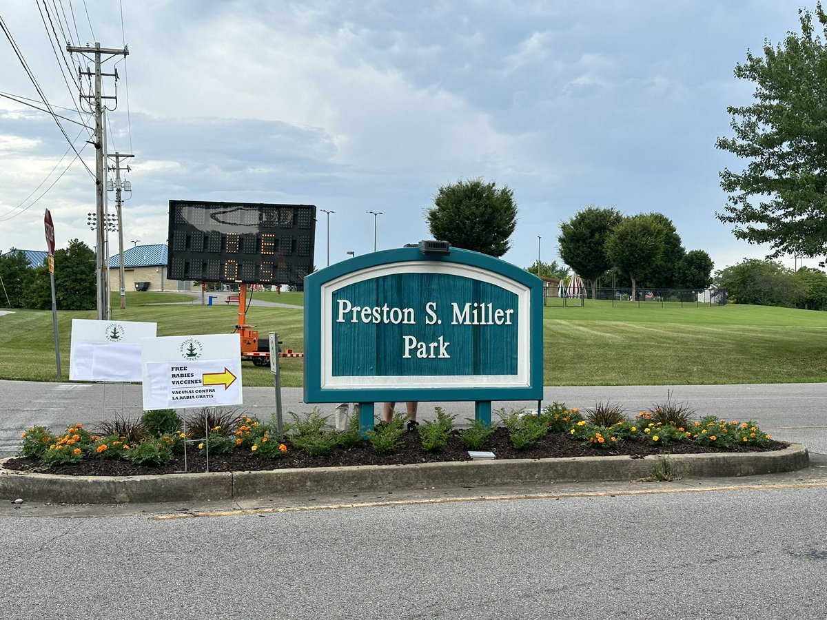 CityofBGKY's tweet photo. Rain or shine! Free rabies clinic is today 11am-1pm at Preston Miller park! Open to all BG/WC residents - cats must be in carriers and dogs must be leashed. You’ll stay in your car the whole time! @joeimel @bgdailynews @wbkotv @wnkytv https://t.co/hiUdvhvxDo