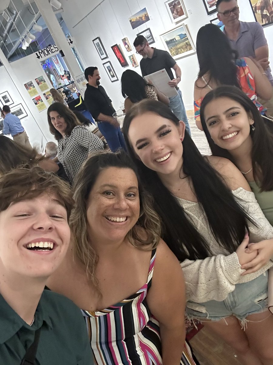 Great night for a summer art show! MHS Art students made the drive for the event! ❤️