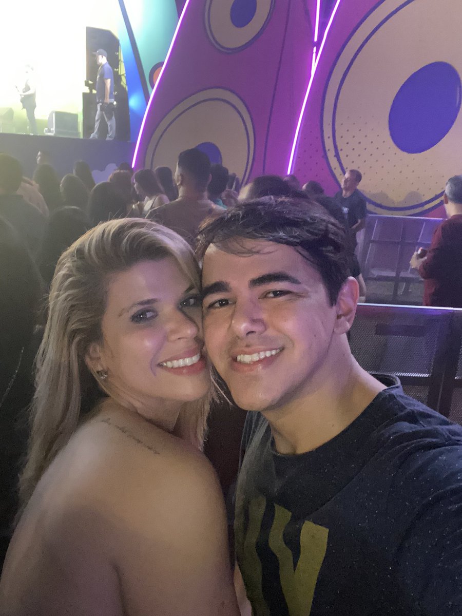 jorgecn's tweet photo. Deus que me livre n tirar foto nos eventos ja brisado com ela 😂😂 @mairagae https://t.co/NmOjcQ8TL0