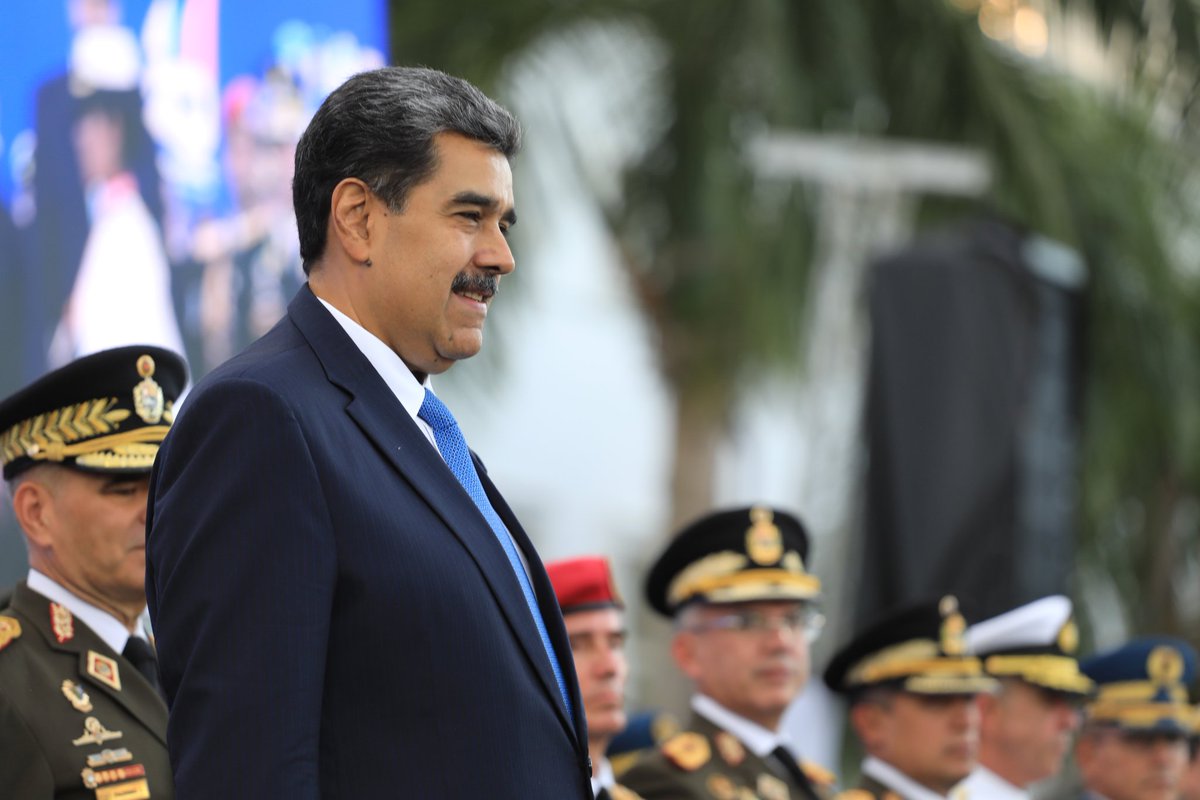 #Gobierno || Presidente @NicolasMaduro realiza cambios en el Alto Mando militar: ➡️Comandante General de la Aviación Militar Bolivariana continúa el M/G Santiago Infante ➡️Comandante General de la Armada Bolivariana, Almirante Villamizar Sánchez