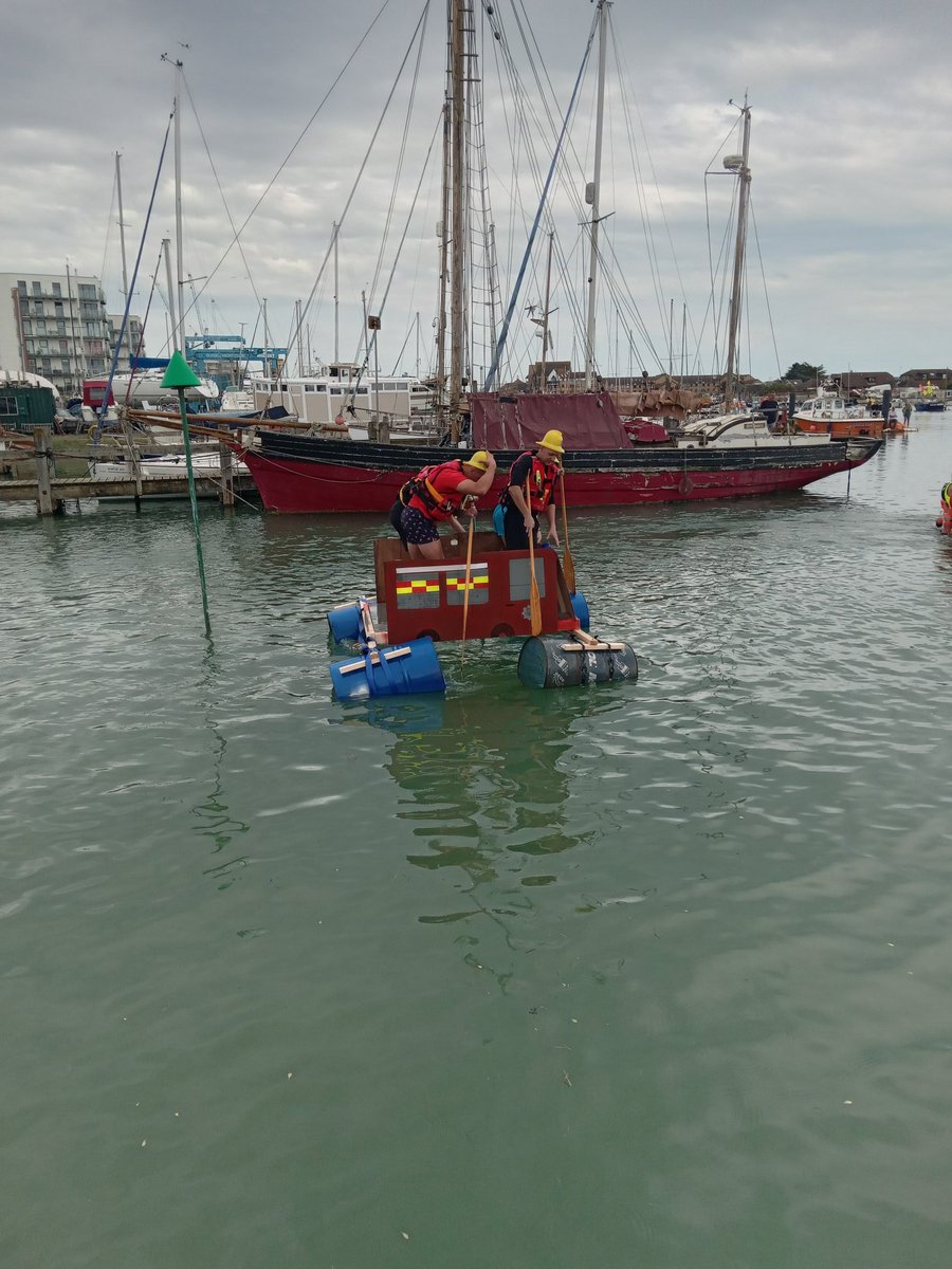 The amazing (and mighty !) @WestSussexFire @ShorehamFire team taking part in the #Shoreham charity raft race today👍👍👍🚒👏👏👏 @Sab_CohenHatton