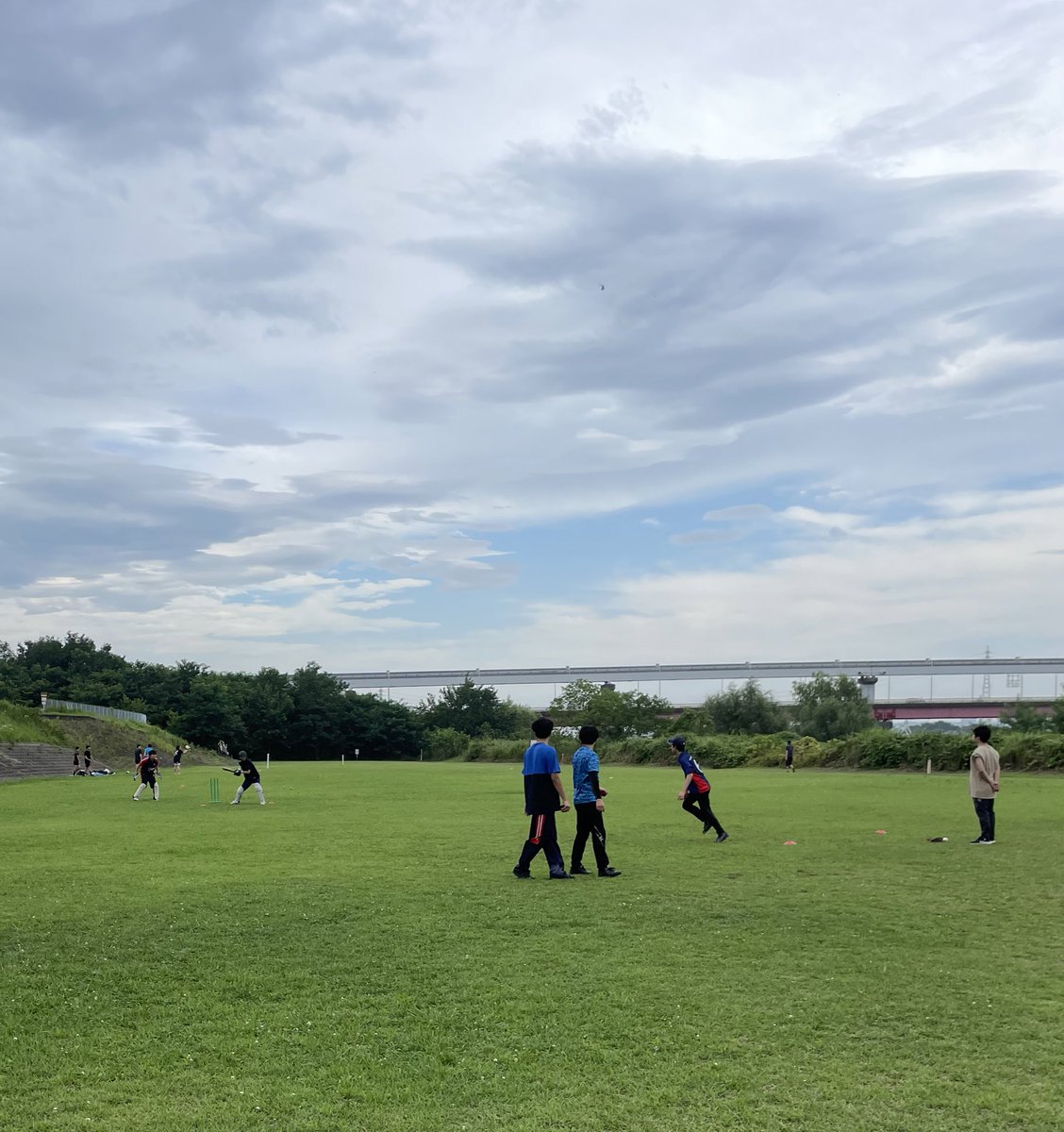 今日の練習風景です！
日大、慶應のクリケットサークルも合同で行いました😊
明日から学生選手権！中大の初戦は8月3日です！
 #春から中央  #クリケット #サークル #練習 #スポーツ #学生選手権