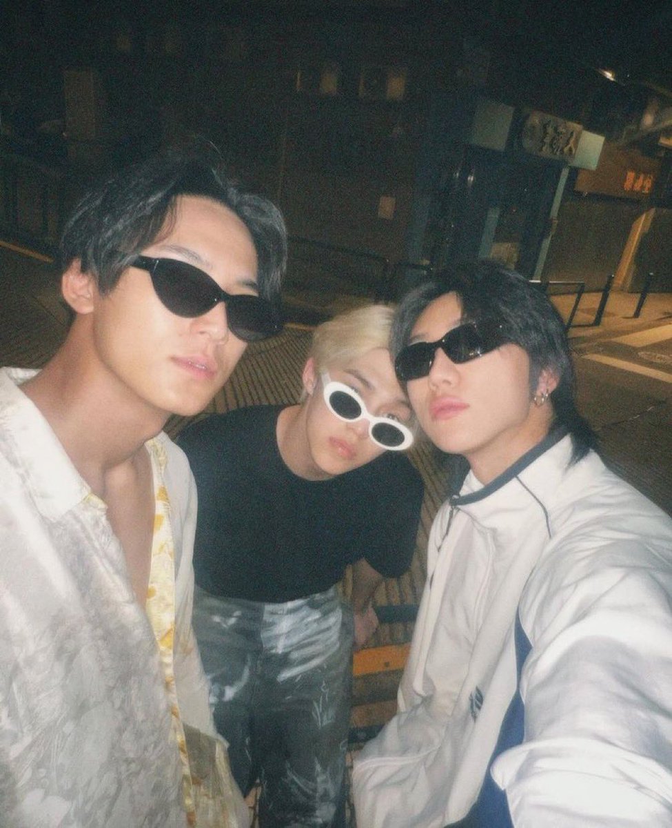 hvcmin's tweet photo. new unit debut the CUNTRIPLETS https://t.co/MA5mel8x9f