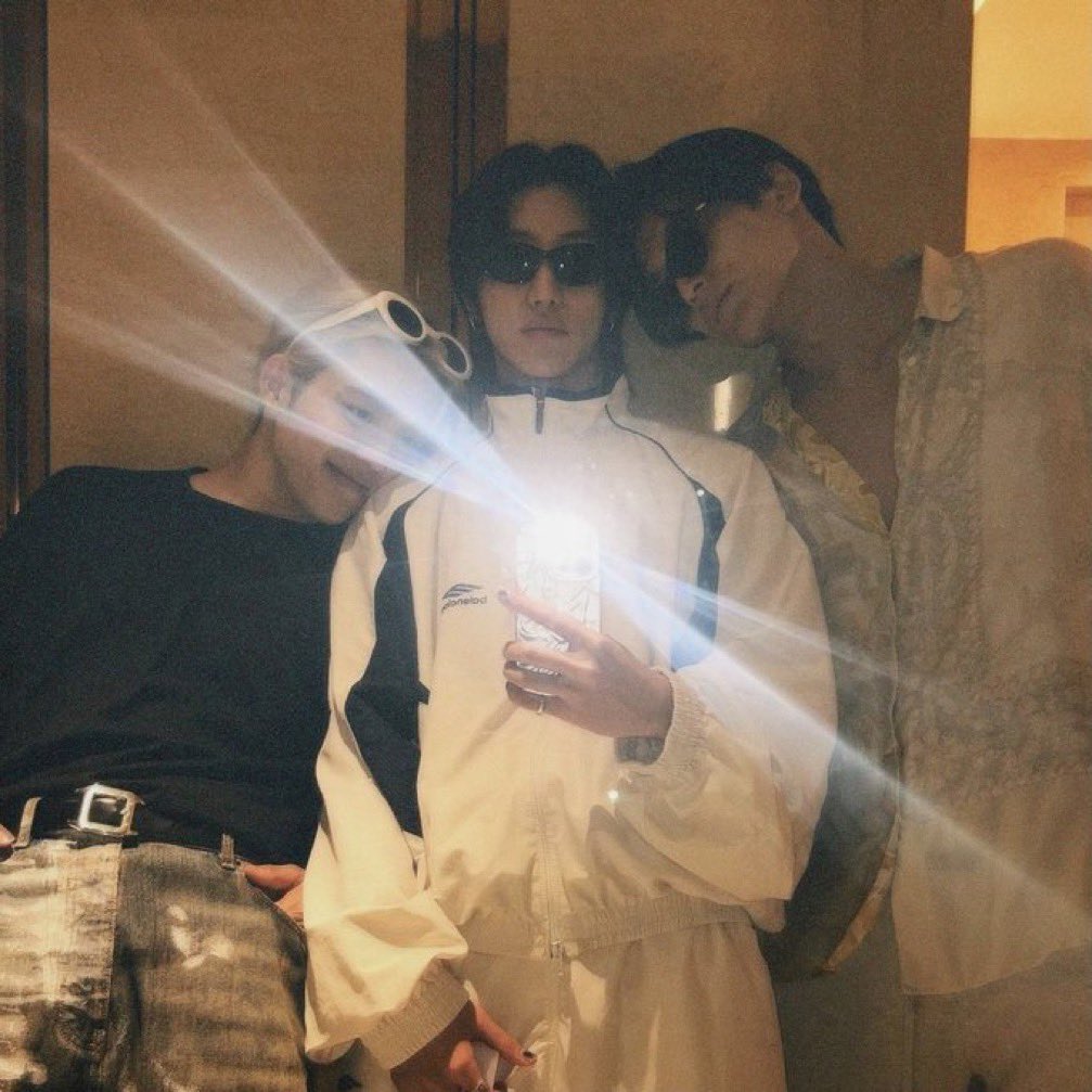 hvcmin's tweet photo. new unit debut the CUNTRIPLETS https://t.co/MA5mel8x9f