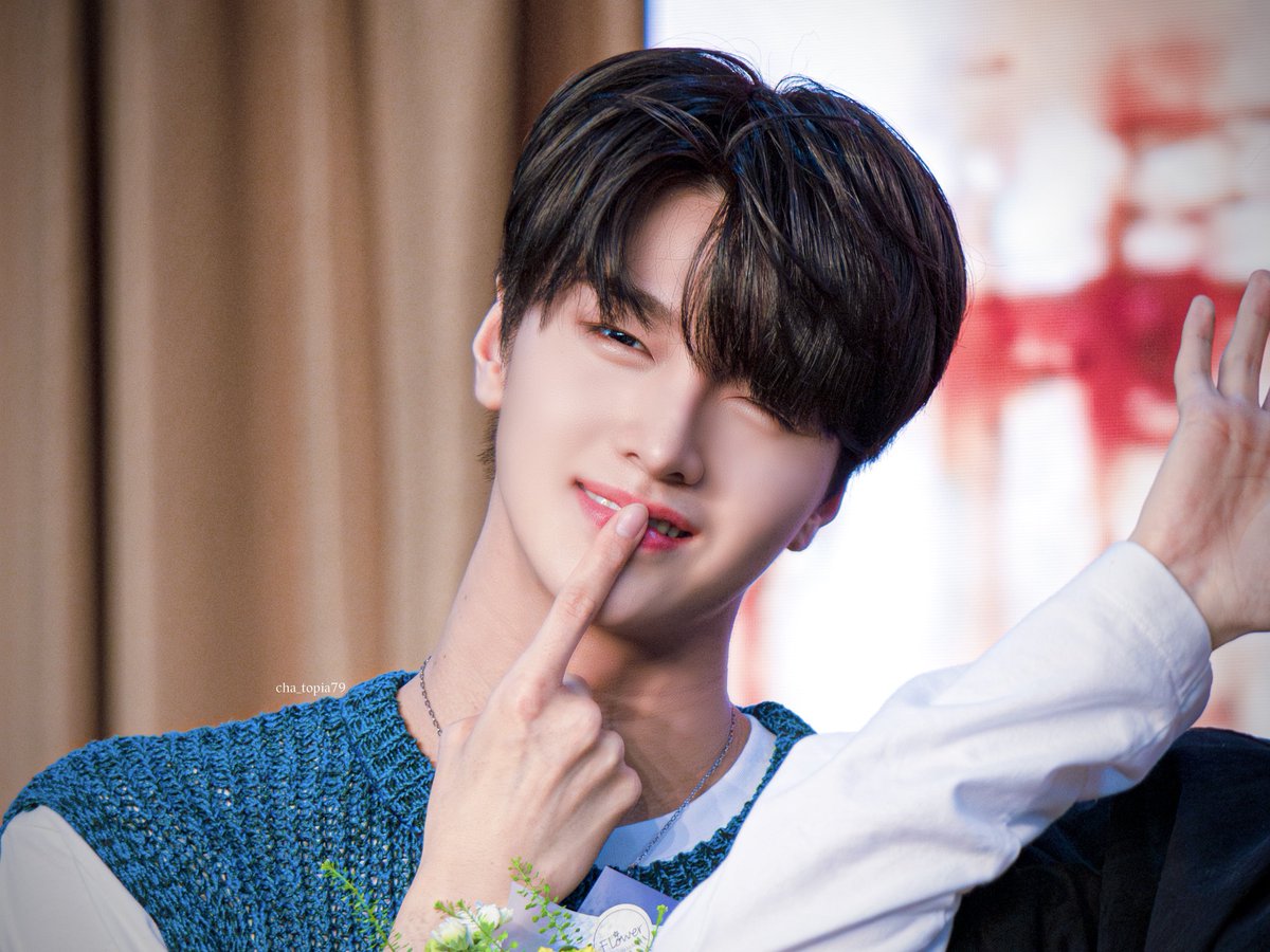 cha_topia79's tweet photo. 내가 더 행복해지는 날
Happy JUNHO day🩵

#차준호 #준호야_드리밍의_여름은_너야 https://t.co/oRDNNAhJtX