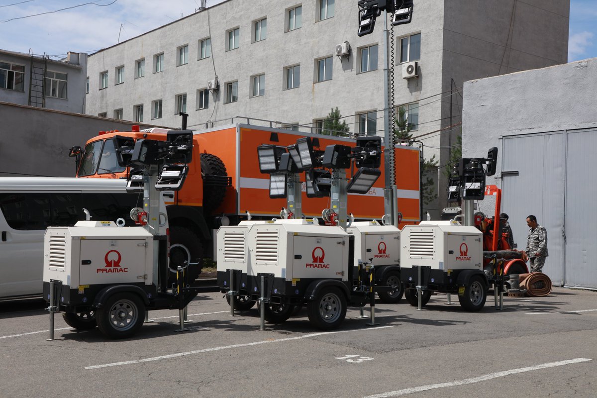 CEO_oyutolgoi's tweet photo. Today, we handed over two pumps that suction 3600 tonnes of water per hour and six pumps that suction 72 tonnes of water per hour to the NEMA to help eradicate the flood water disaster in Ulaanbaatar city caused by heavy rainfall. We are in this together! https://t.co/aZhiw2V04f