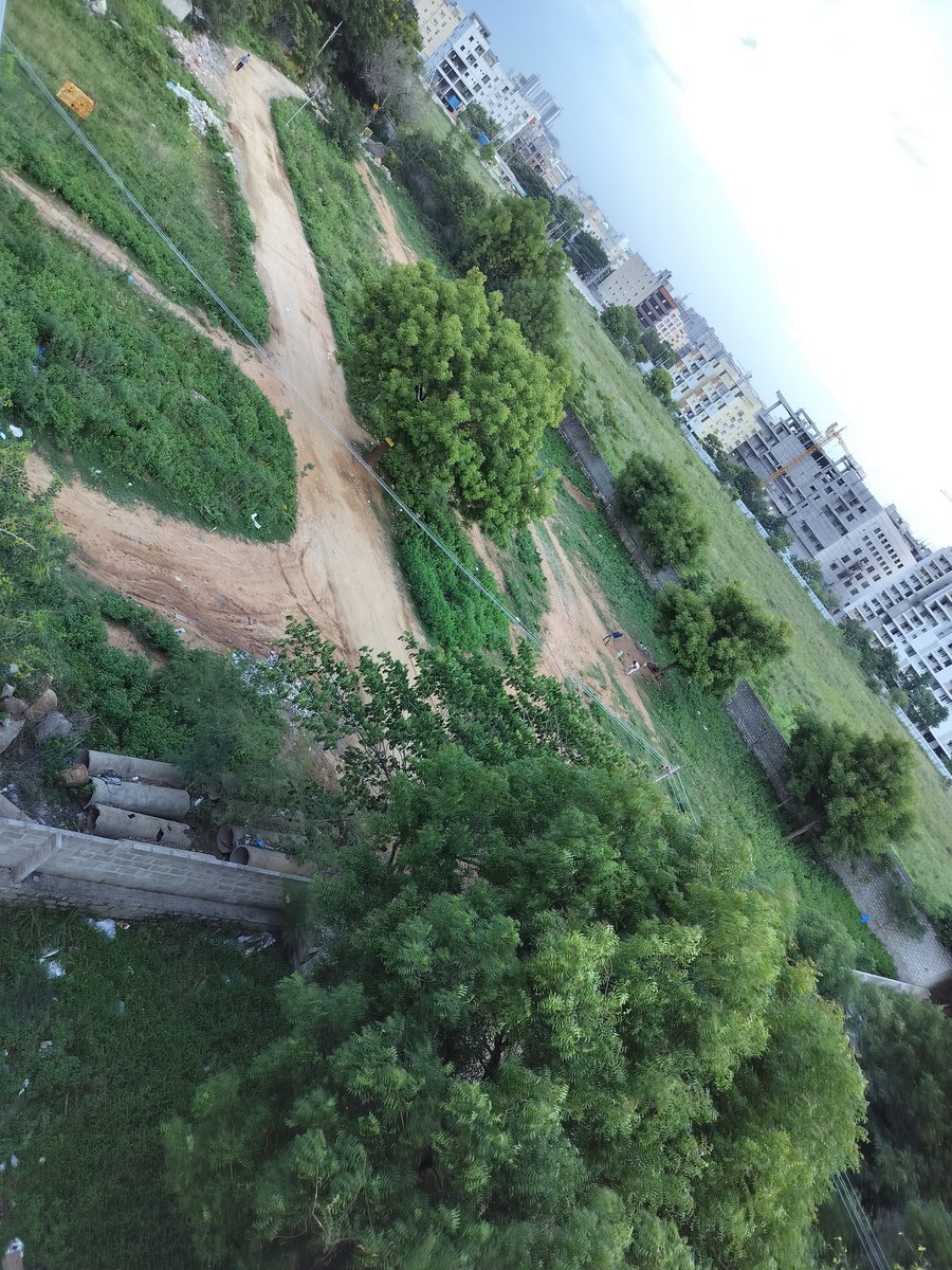 rayyanrehan6's tweet photo. Hi @GHMCOnline @KTRoffice @Kondapurps @TelanganaCMO this is beside Amyras NEST of central phase 2 spring valley Kondapur. No Street lights and no proper road. it's really hard to travel at night especially in the rainy season. Please take the necessary action. https://t.co/DyISyTc8bp