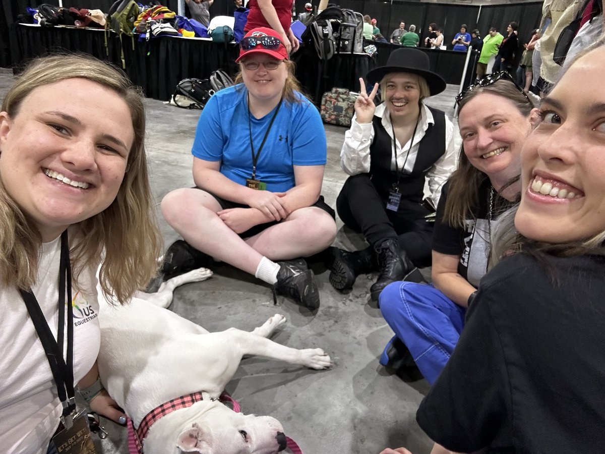 #selfieswithwaverly is exhausting 

#adventuresofwaverly #newfriends #EDE2023 #earper