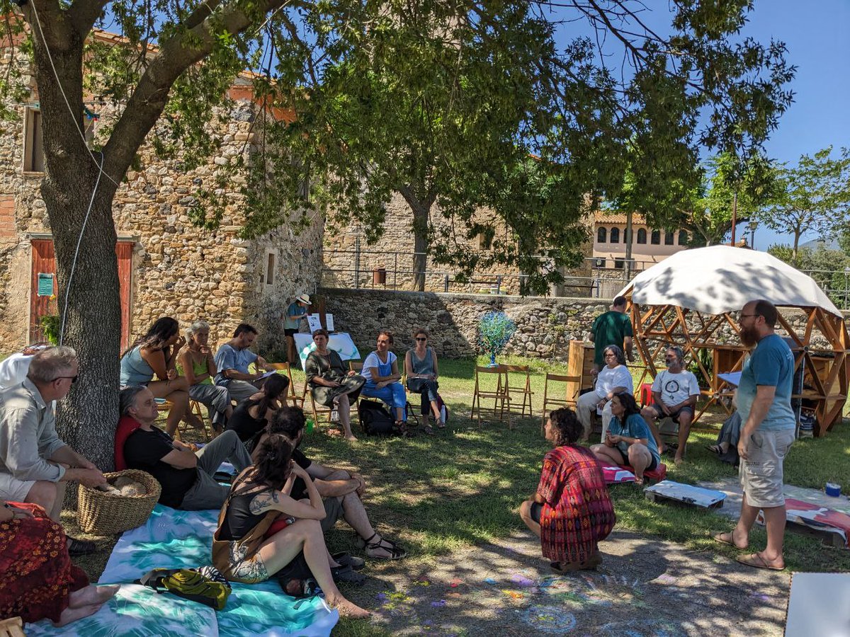 FundacioEmprius's tweet photo. Avui a #Argelaguer #LaGarrotxa gaudint del #FestivalIltir, el festival de l'evolució democràtica a les ruralitats, impulsat per les companyes de @ResilienceEarth. Un plaer! 🥰
#Ruralisme #Comunals #Comunalisme https://t.co/94yLx9nGT9