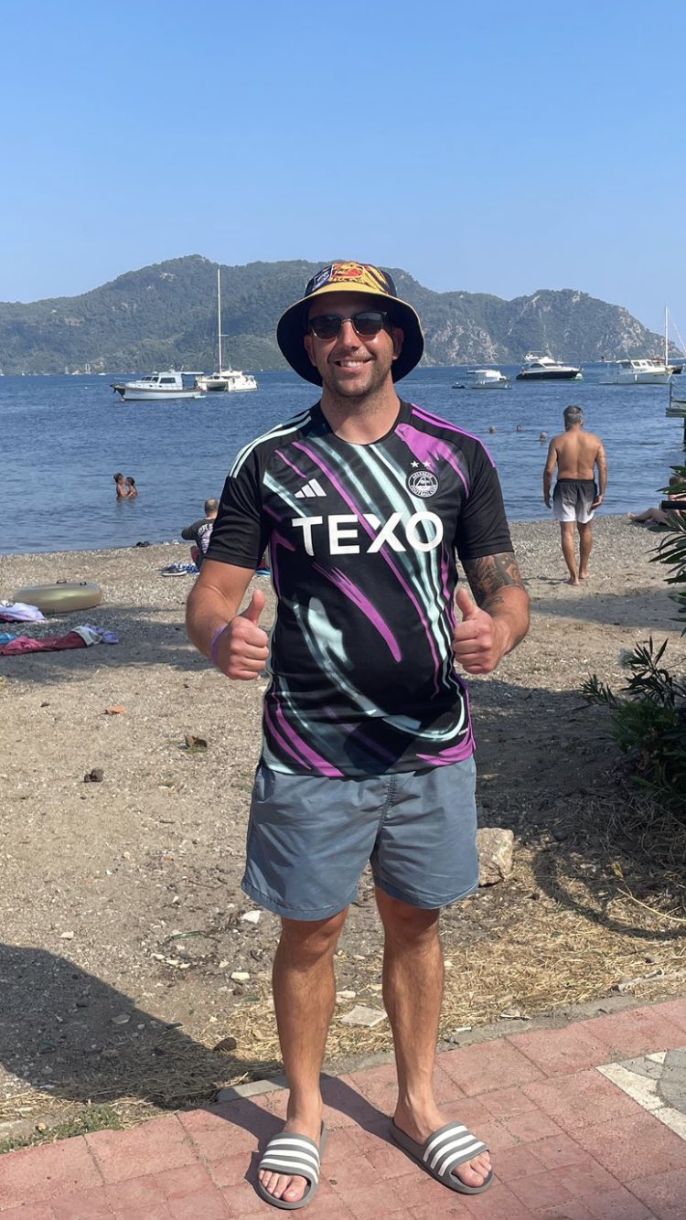 Charlie Fox on Twitter 