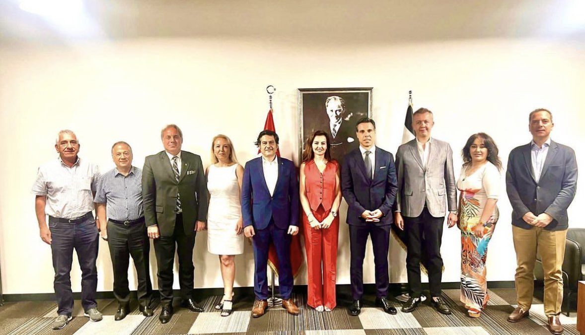 Beşiktaş JK’ya alternatif gelir kaynakları kazandırmak için oluşturulan Divan Kurulu Proje Koordinasyon Ekibi, üyelerden gelen projeleri, Yönetim Kuruluna teslim etti.

📌 Ağustos ayında yapılacak Divan Kurulu Toplantısı’nda, projelerin açıklanacağı öğrenildi.