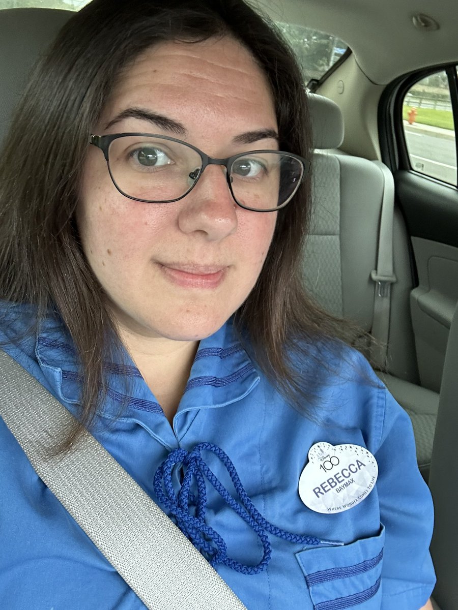 chubecca's tweet photo. Let the work week begin! #disneycm #castlife #Disney #Disney100 #Disneyland https://t.co/w115BfyYTL