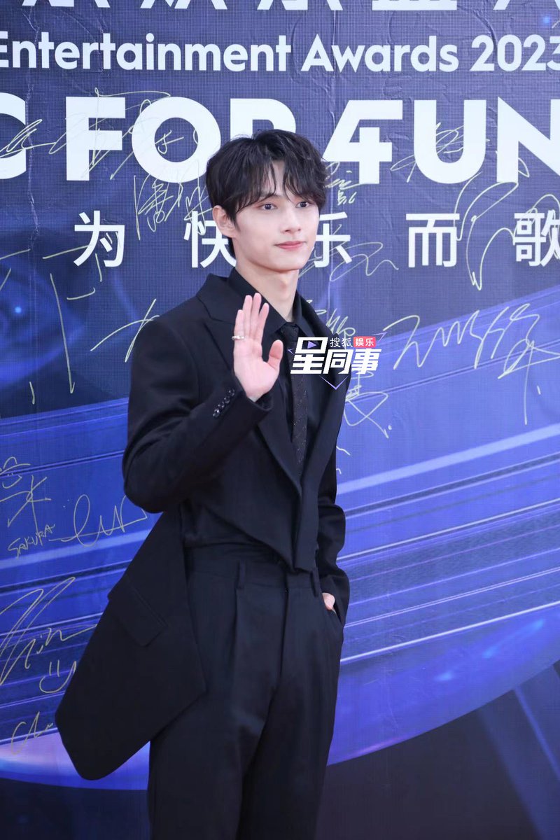 CCT_JUN's tweet photo. 🐱— #SVTJUNTIME

Happy Sunday! Once again CONGRATULATIONS TO OUR ONE AND ONLY WEN JUNHUI! Who won 🏆 the New Singer-Songwriter of the Year 2023!

We're so proud of you! 

#TMEA_준_뉴싱어송라이터상_축하해
#Jun_SingerSongwriter_of_the_Year
@pledis_17 https://t.co/s8N5KrEVvC