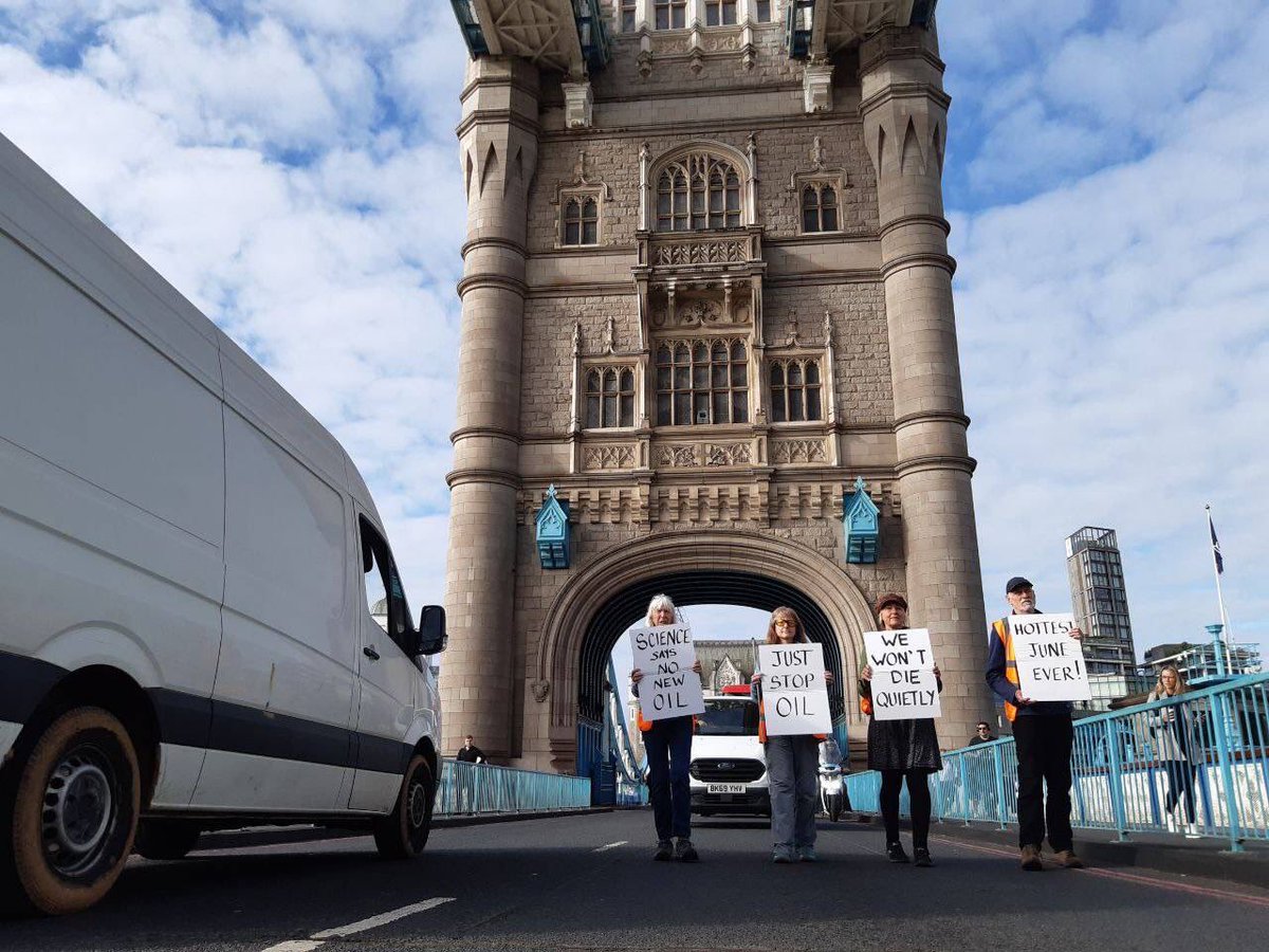 climate_jane's tweet image. Proud to march with @JustStopOil this week. It’s time to #PickASide. Are you on the side of LIFE &amp;amp; functioning society? New oil &amp;amp; gas = mass dearh &amp;amp; societal collapse. Be on the right side of history!
#JustStopOil