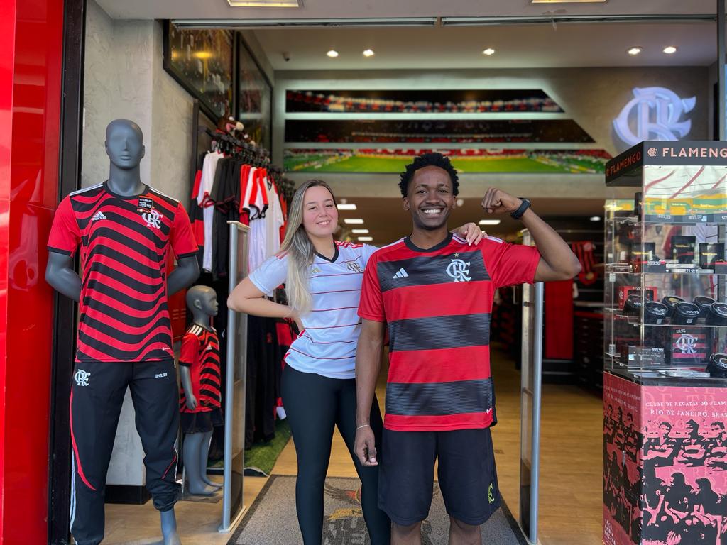 Itanacao's tweet photo. Hoje teeeeeem FLAMENGO! 
A missão foi dada!
 
Nessa guerra, Qual Manto você irá usar ? 
1 ou 2? 😎 https://t.co/VTZl8VxUqT