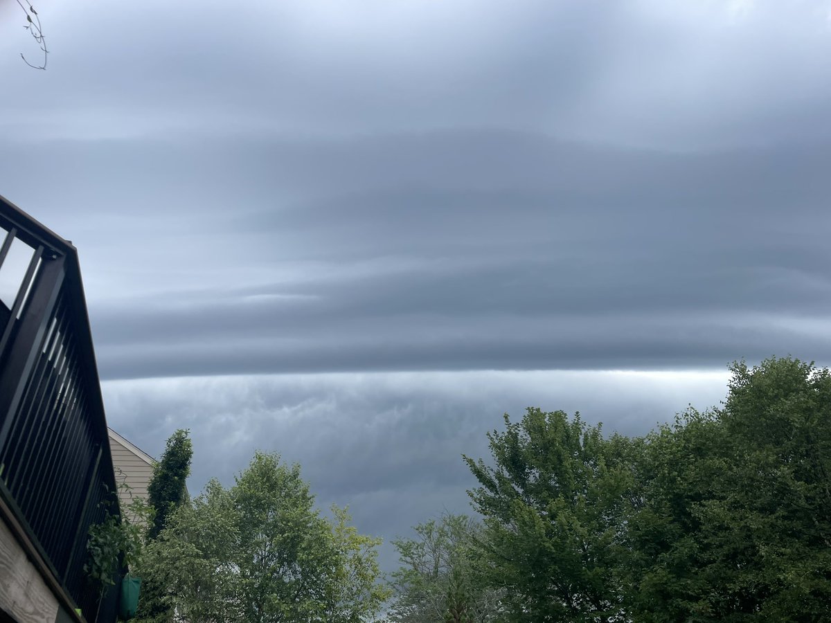 MRHHISTORY's tweet photo. @Kentuckyweather check out these clouds with the incoming front in Union/Florence! https://t.co/MB1nqSUS5O
