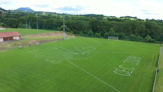 #Sports : le logo #Clermont-Massif central 2028, capitale européenne de la culture, en version XXL pour le passage du #TourDeFrance2023 
lamontagne.fr/clermont-ferra…