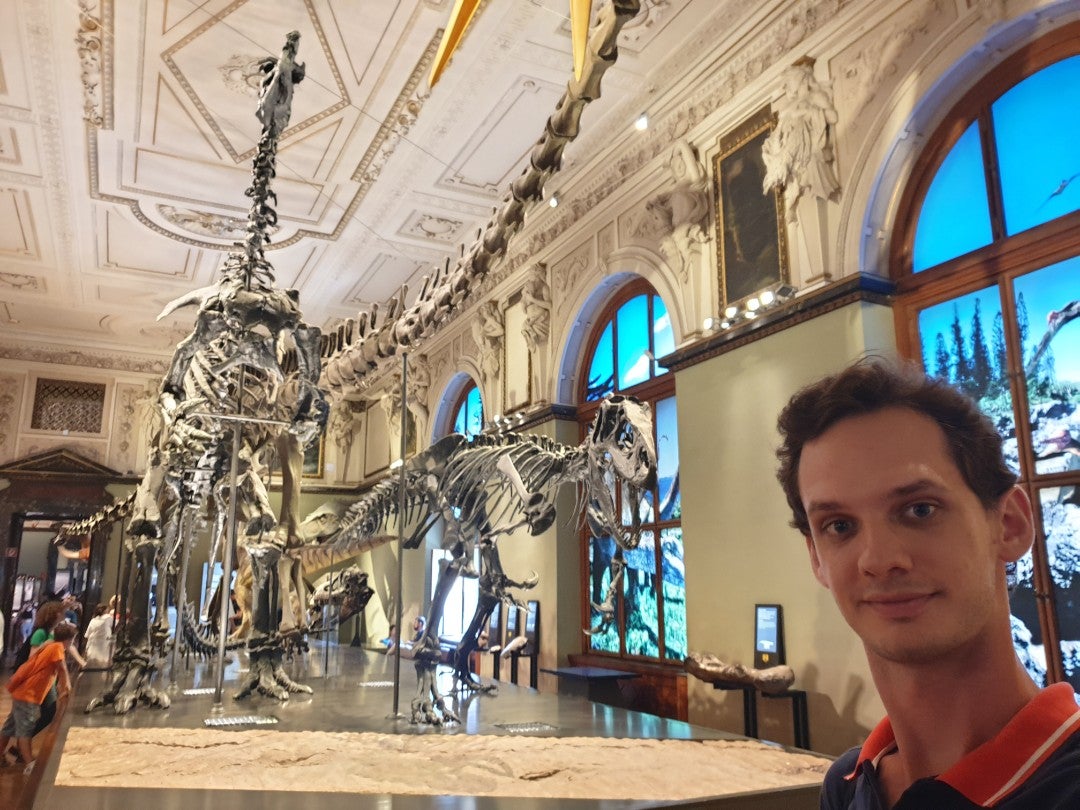BerkeMeric's tweet photo. Nerede dinozor, orada ben. 🦕🦖🙋🏼‍♂️ (@ Naturhistorisches Museum - @nhm_wien in Wien) https://t.co/brw9kfHQbx https://t.co/GyP8Ki3HTU