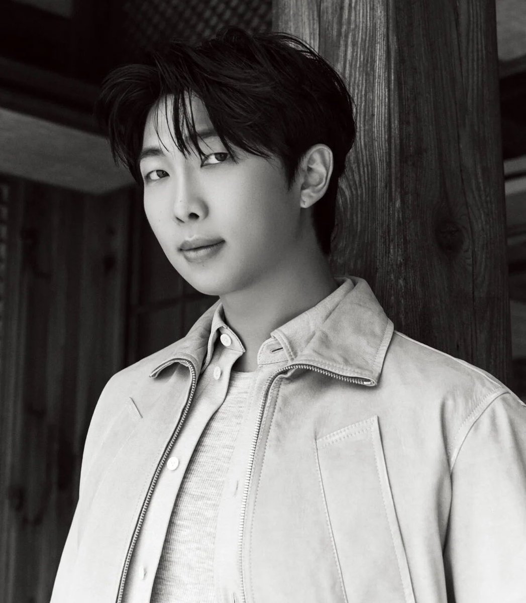 zayneblossom's tweet photo. "No importa cuándo se convirtieron en nuestros fanáticos, siempre estamos agradecidos por su amor.  Es tu amor lo que nos hace brillar".

—Kim Namjoon. https://t.co/gIbfg9KWKx