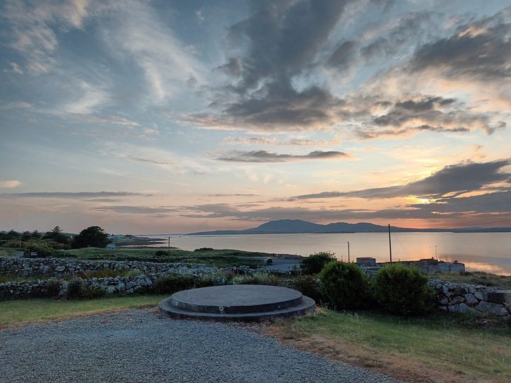 connaught1968's tweet photo. Chez mes amis John et Maryhead à Glynsk, Connemara.
Quiétude.😋 https://t.co/CzX3Vl5yEk