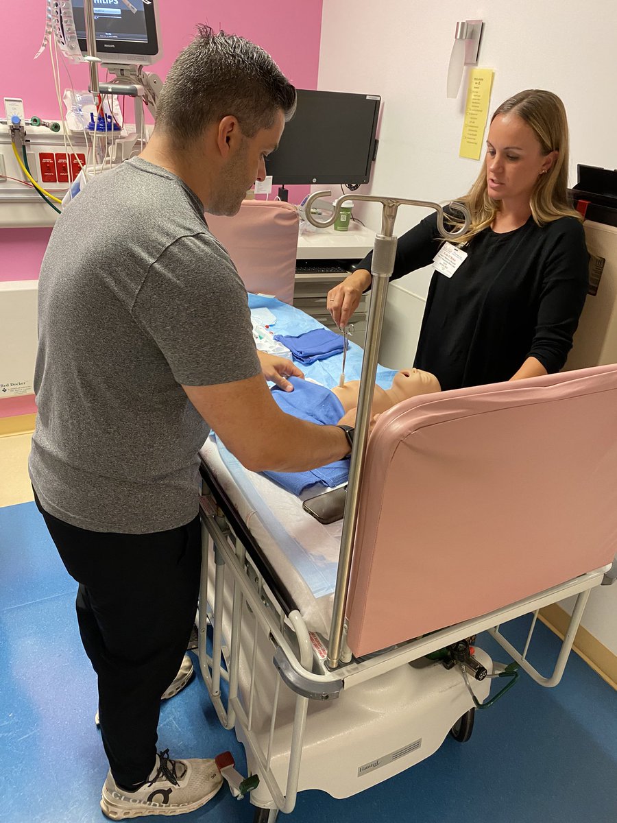 Fellows practicing inserting umbilical lines during the morning session.

#mwneosimbootcamp #umbilicalline #savingbabies