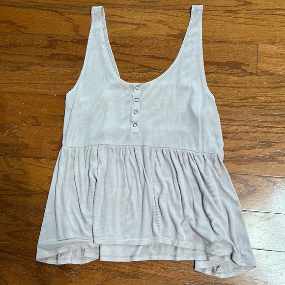 ShelleyMarker's tweet photo. So good I had to share! Check out all the items I'm loving on @Poshmarkapp #poshmark #fashion #style #shopmycloset #charterclub #hopely #americaneagleoutfitters: https://t.co/uZYRJAhXb1 https://t.co/grZRM8VcCD