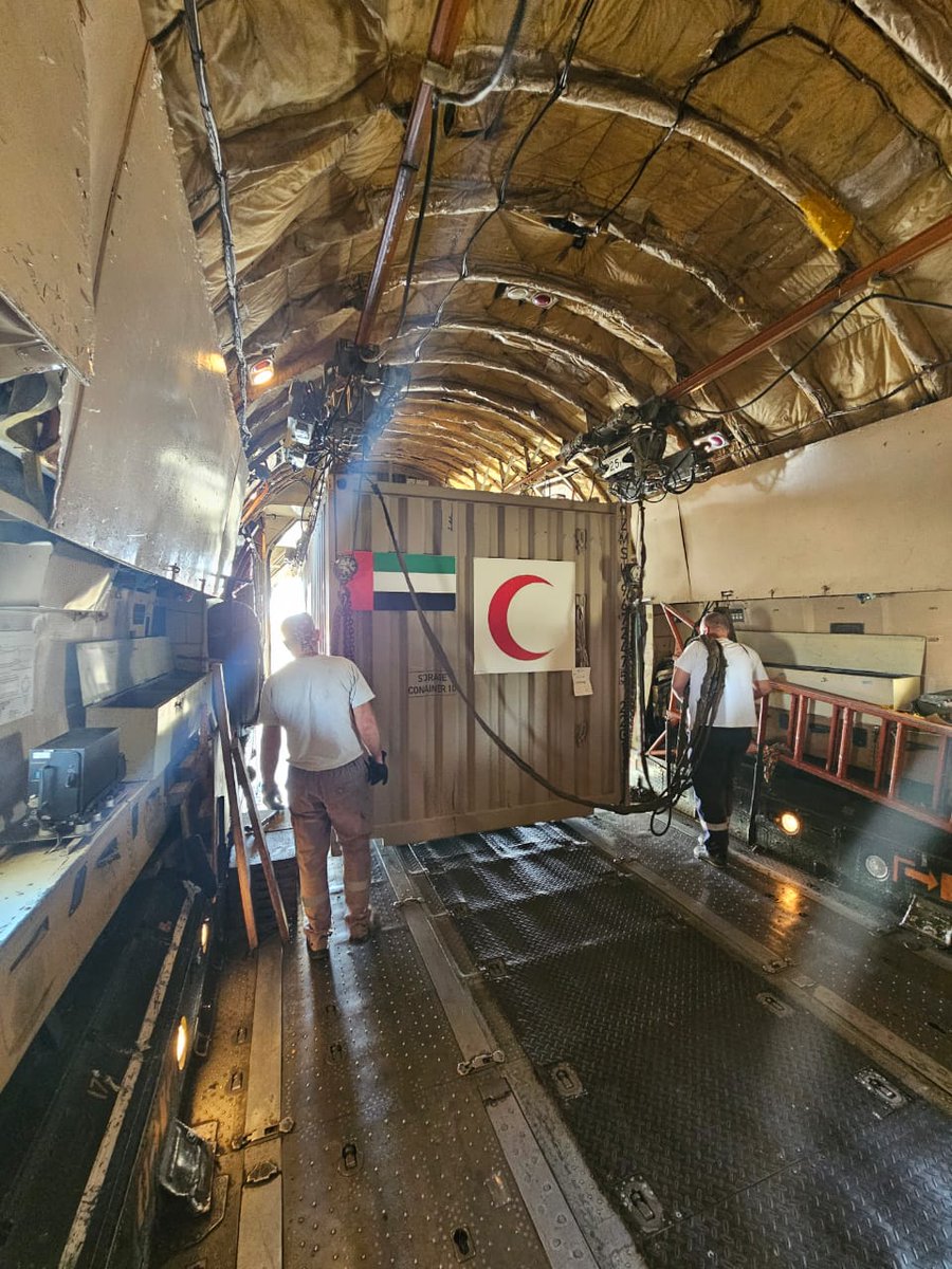 flyskyua's tweet photo. #FlySkyUkraine
#FSU4812
#Humanitarianaid #Sudanese #Refugees
#AbuDhabi #Amdjarass #uaetoestablishfieldhospital #Khaleejtimes
https://t.co/HrSVxKMORn https://t.co/AgdHsco4yD