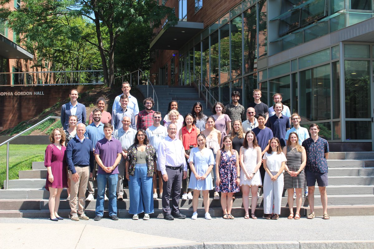 Great to start the MSTP academic year with an outstanding retreat featuring Eric Rubin, Kay Everett, Todd Herrington and Robert Sege and our student speakers/poster presenters. Thanks to the awesome G4s who organized it @TuftsMedSchool @TuftsGSBS @NEJM @BobSegeMD @KayEverettMDPhD