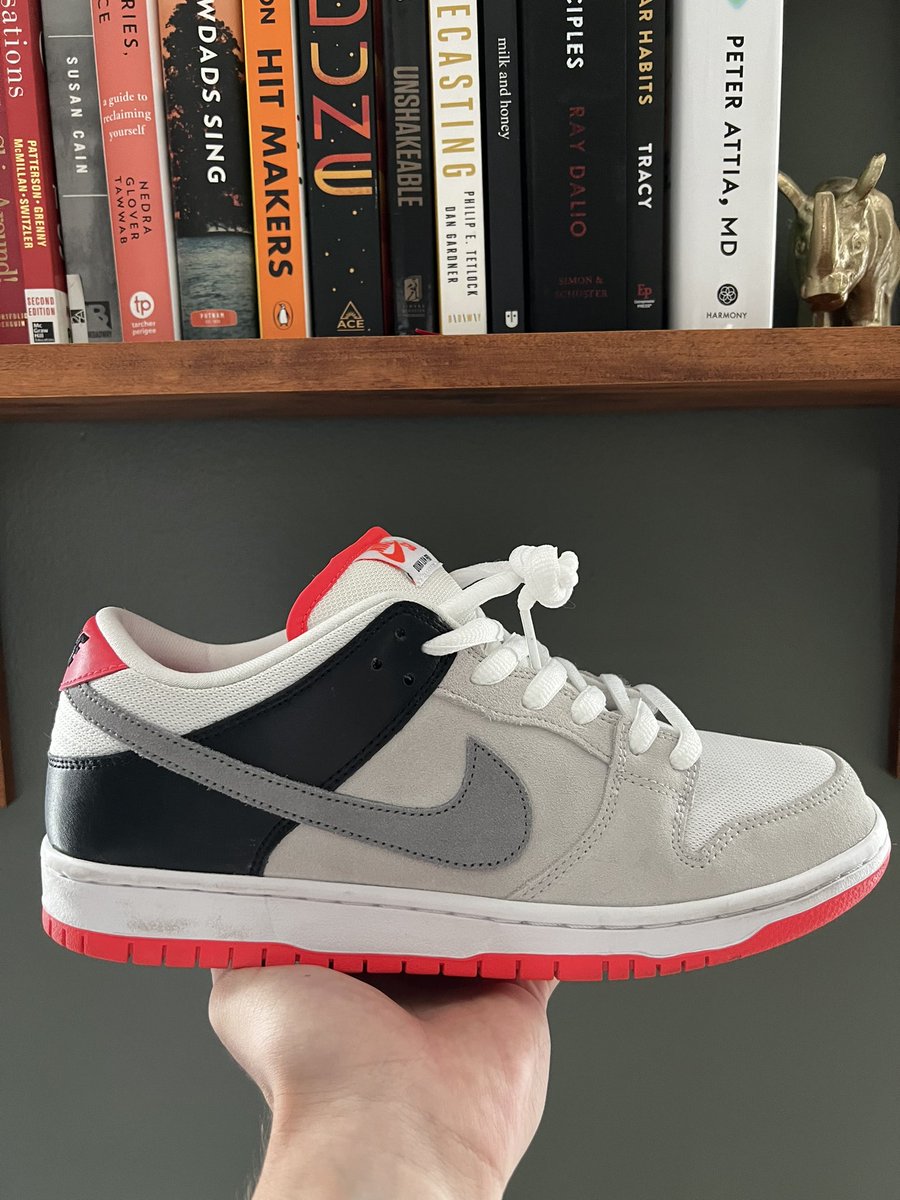 _SneakerGuy's tweet photo. One thing about me, it’s infrared anything #KOTD https://t.co/Y7UcAi8dYU