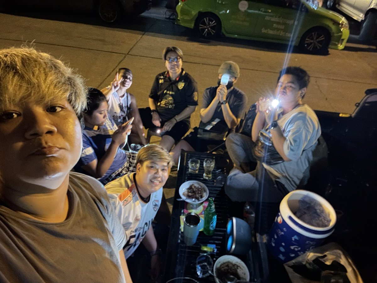 KiimmiCivil's tweet photo. ใครไม่รู้บอกเลี้ยงส่ง คิมมี่ไปนครสวรรค์ 11 นี้ มาเต็มเลยค่า กลล พร้อมกับตากล้องกิตติมาศักดิ์อีก 1 ค่าาา~~~

#กลล🐵 #DarlingFreenBec #Crazymonkey0805 https://t.co/kioCs3RH9I