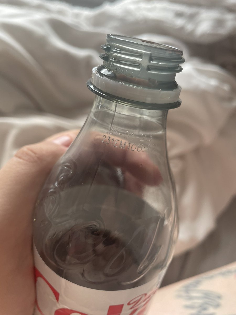 samanthafield1's tweet photo. @WHSmith why are you selling drinks 6 months out of date? I just purchased this from your London Kings Cross station store and when I thought it didn’t taste right, I checked the date and saw this! Utterly disgusting 🤮 https://t.co/5w7mlRgv8k