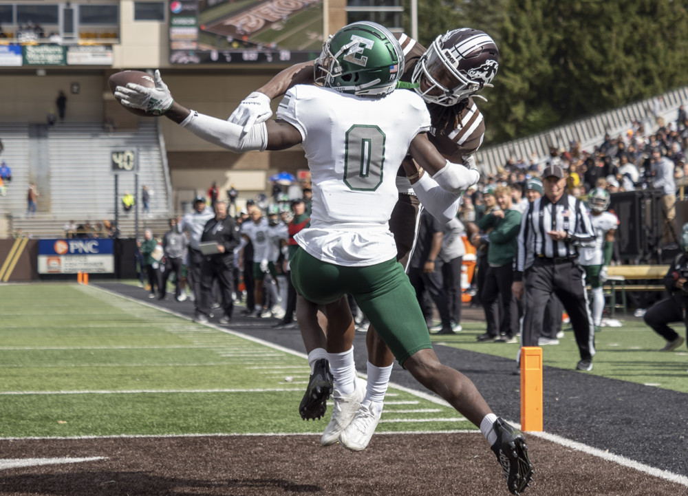football_sis's tweet photo. SIS Preseason All-MAC Cornerback: Kempton Shine (@ShineKempton29)

Don't sleep on this Eastern Michigan (@EMUFB) CB.

Shine allowed a Comp % against of just 36.8% when targeted, good for 3rd in the MAC last season (min 20 targets) ⛔

#TheStandard #ETOUGH https://t.co/7GEdAzFfer